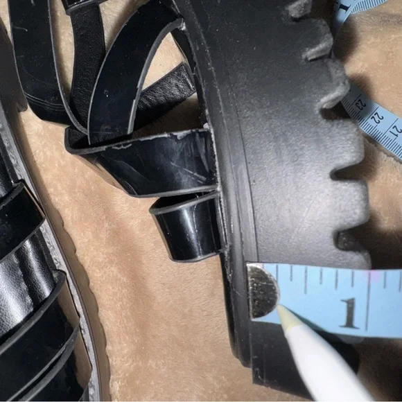 Dolls Kill Weeboo Lowkey Vacay Gladiator 2” Heel Sandals Black Women’s Size 6.5 - Picture 8 of 8